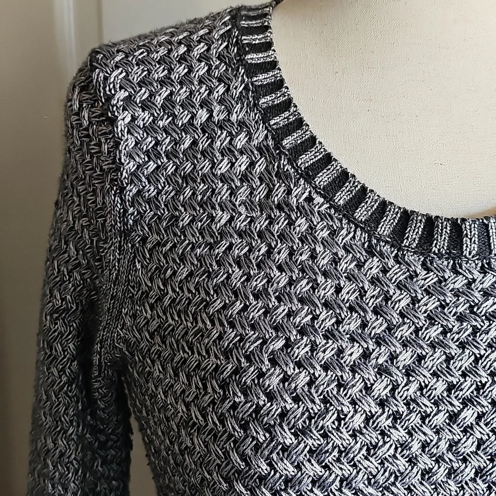 Banana Republic Sweater - Picture 4 of 4